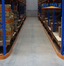  Narrow Aisle Racking 