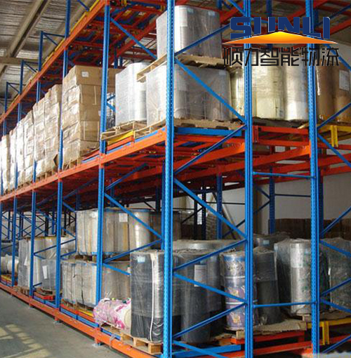   It is applicable to goods with a small number of samples, batch operation and less selectivity. The goods are stored on the support rails one by one in the direction of depth with pallets to increase the storage density and space utilization. Forklifts can directly drive into the roadway to pick up goods, which is very convenient.